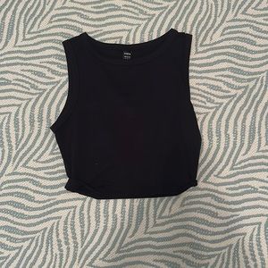 BLACK CROP TOP